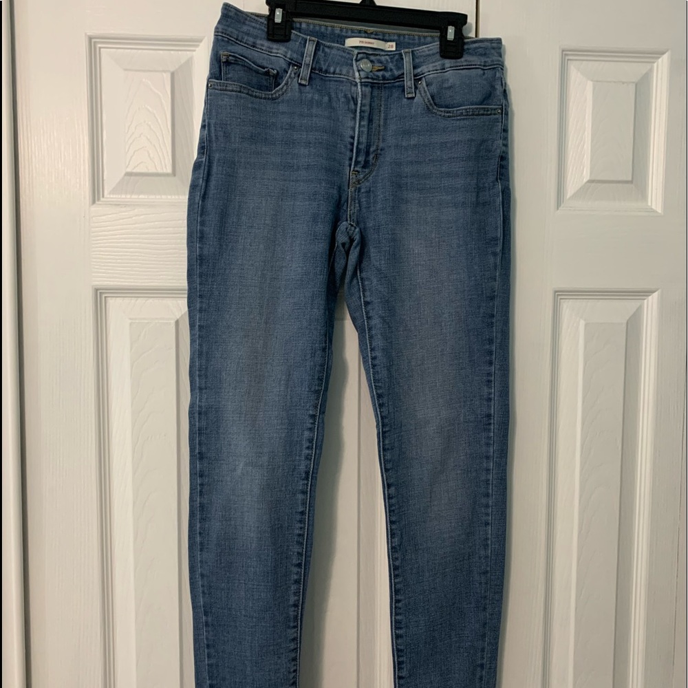 Levi’s 711 Skinny Jeans